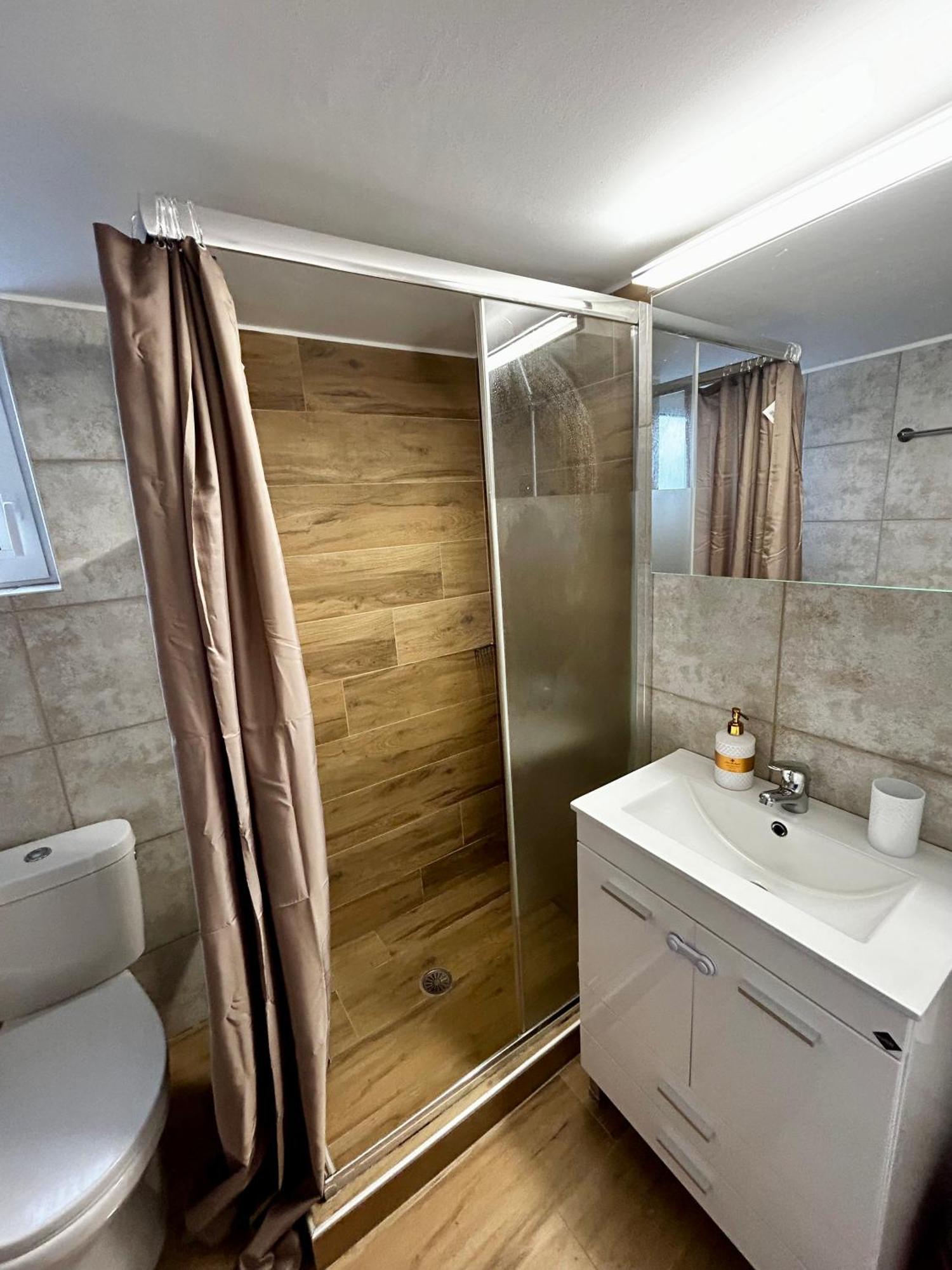 Flower House In Koropi-Near Airport Екстер'єр фото